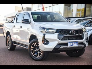 2024  Toyota Hilux SR5 Double Cab 48V Utility (Frosted White) Used Car Thumbnail